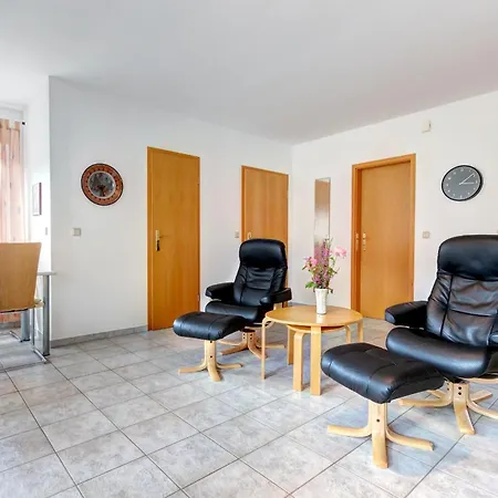 Jannek Apartman Zempin